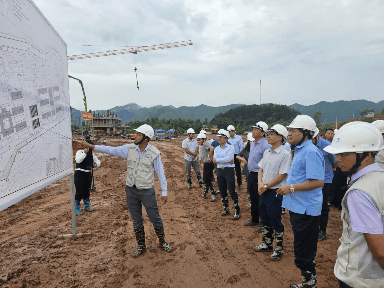 Sở Xây dựng tỉnh Điện Biên đang tăng cường kiểm tra, đôn đốc thi công 9 dự án