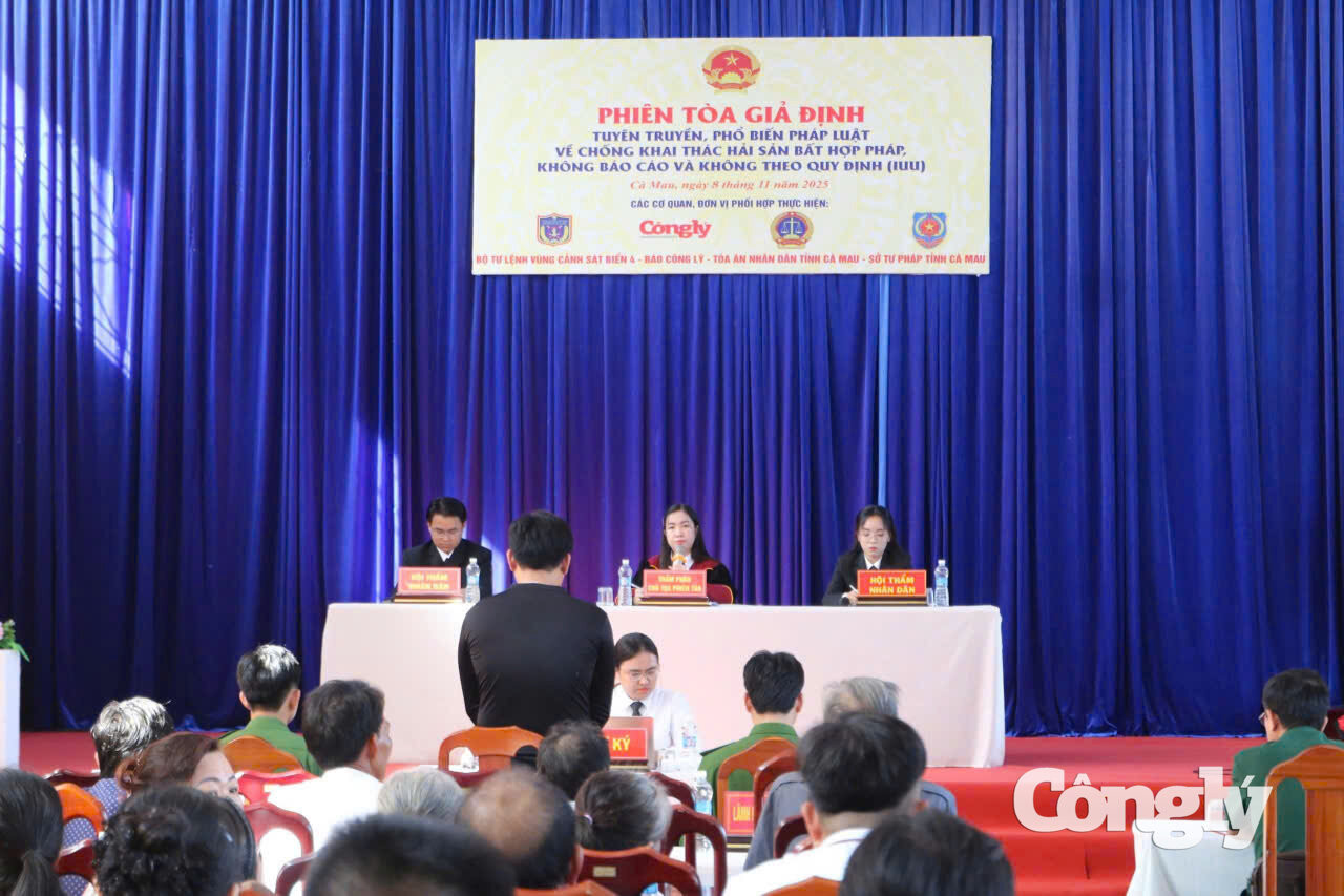 Đoàn viên, thanh niên TAND vai Thẩm phán, Hội thẩm nhân dân, Thư ký, bị cáo tại phiên tòa giả định
