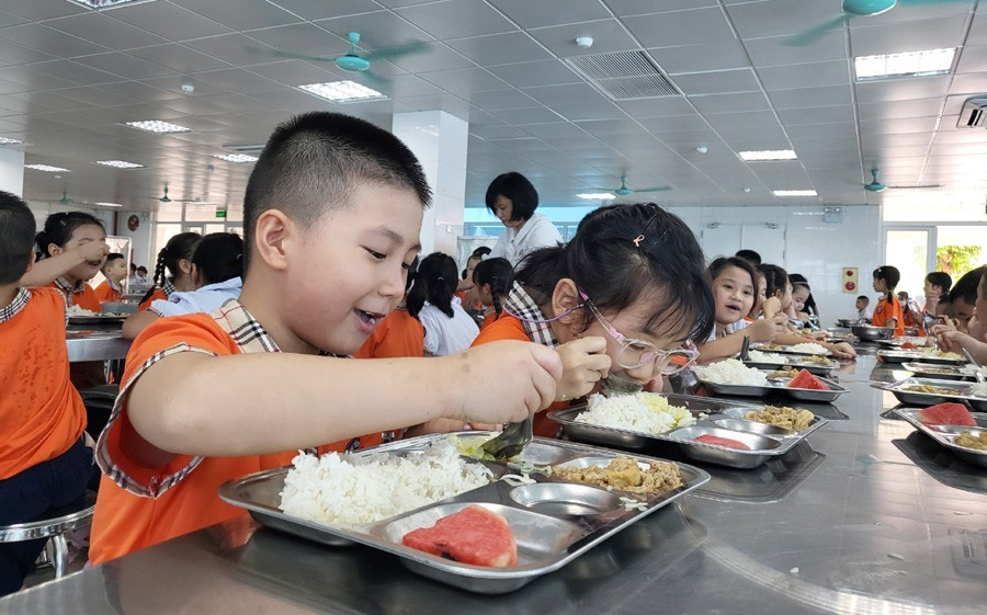 Tăng cường bảo đảm an toàn, chất lượng bữa ăn bán trú trong các cơ sở giáo dục.jpeg