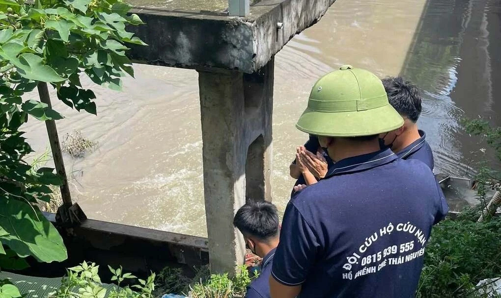 nam sinh mỏ đc