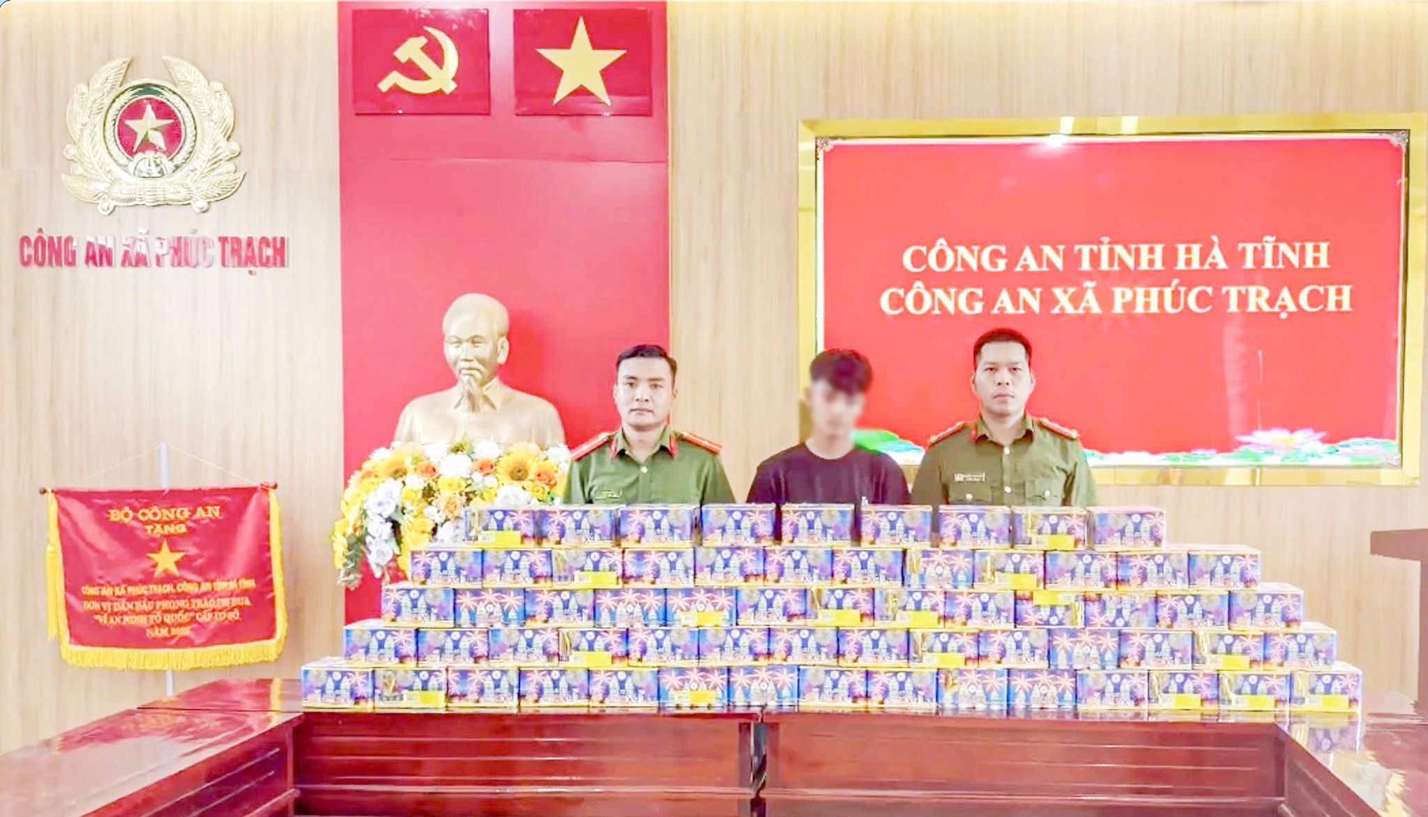 Vận chuyển hơn 1 tạ pháo lậu từ Quảng Trị ra Hà Tĩnh