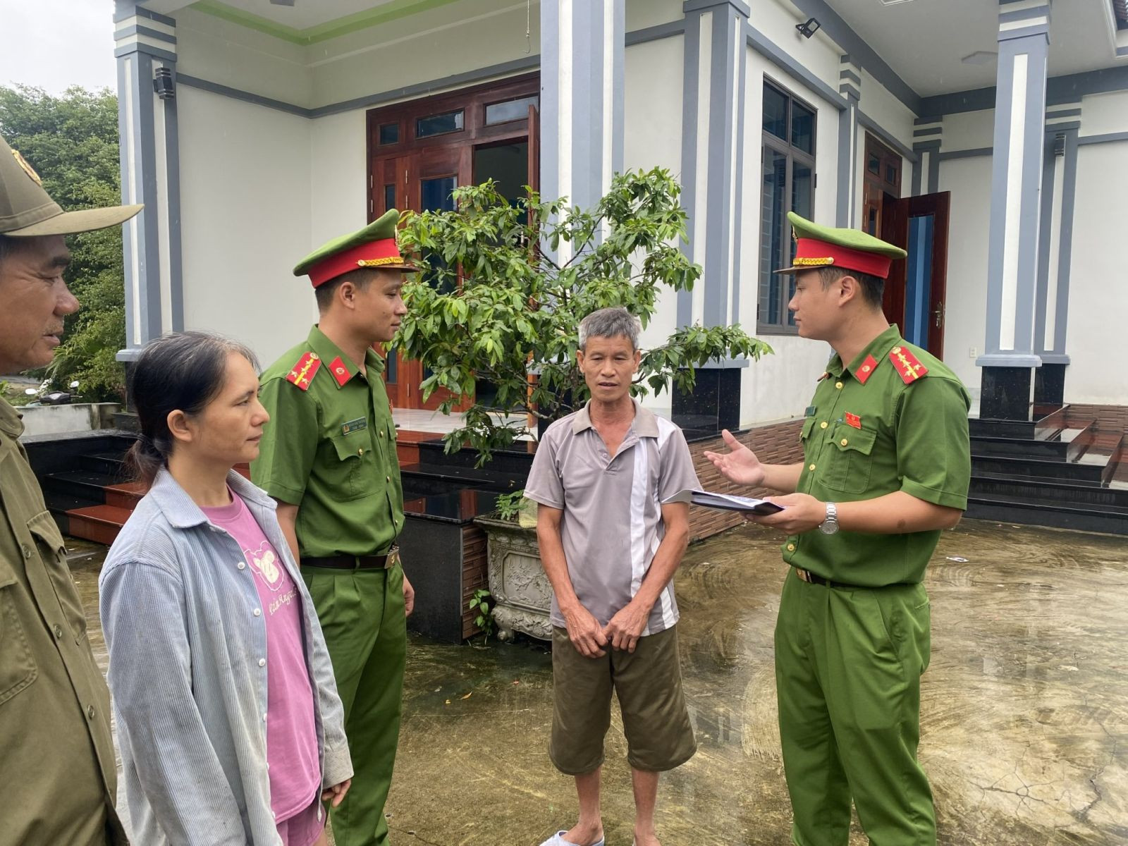 tuyentruyen-e086bcbf53806af88a9bdbe6386266b8.jpg