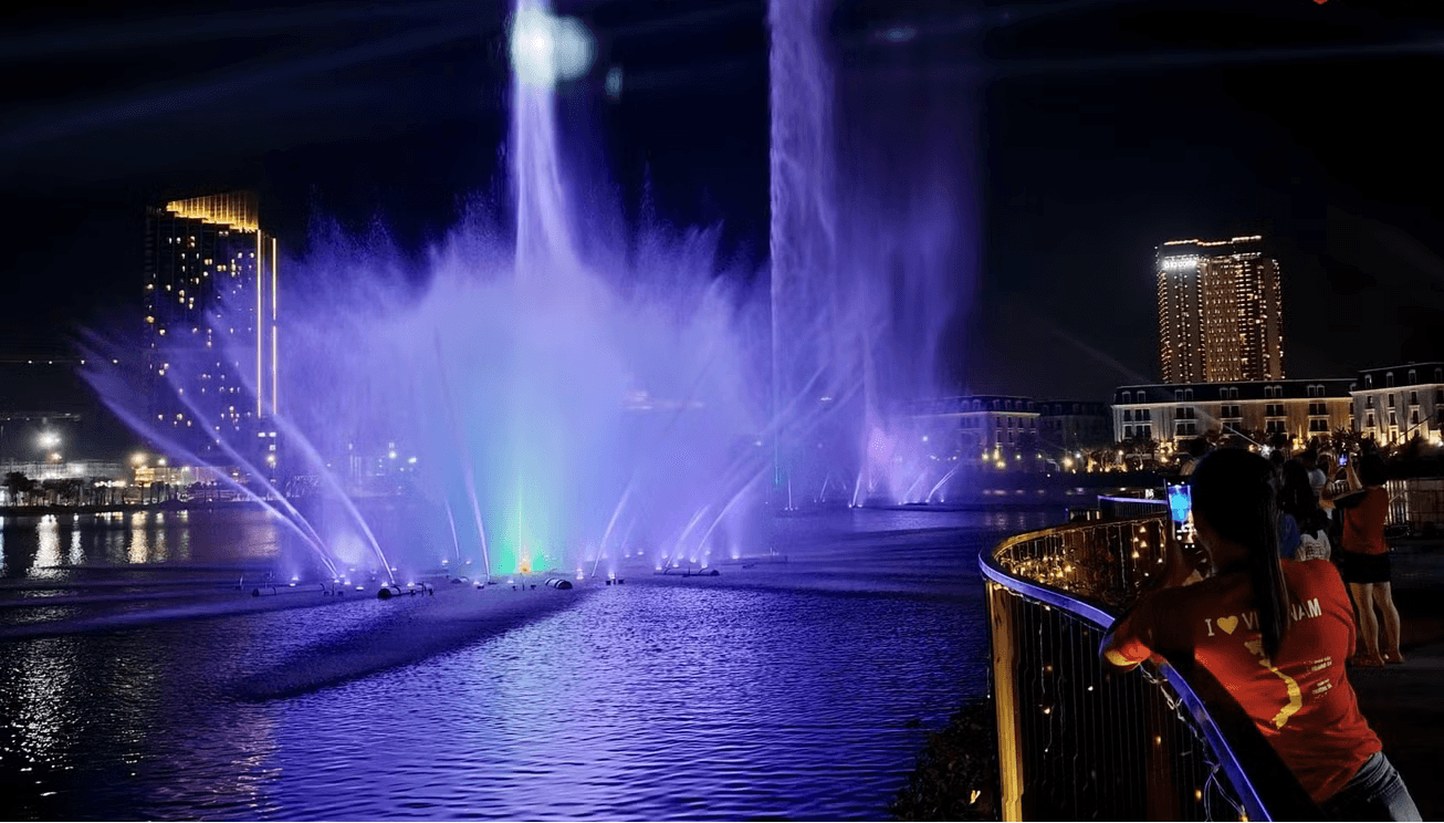 Chương trình nhạc nước HaloBay Show.