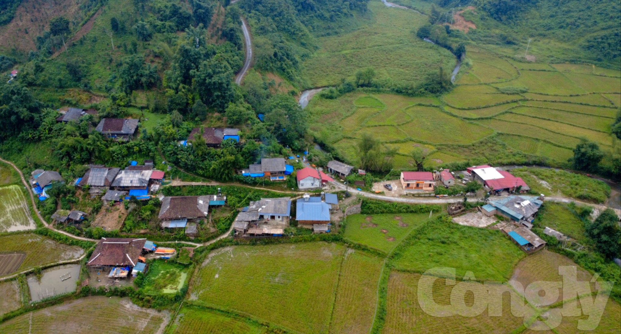 Thái Nguyên phân bổ hơn 81.000 tấn xi măng cho các xã.