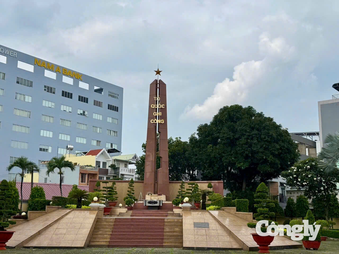Các nhân chứng cho biết số lượng liệt sĩ được đưa về khu vực này ước tính hơn 100 người.