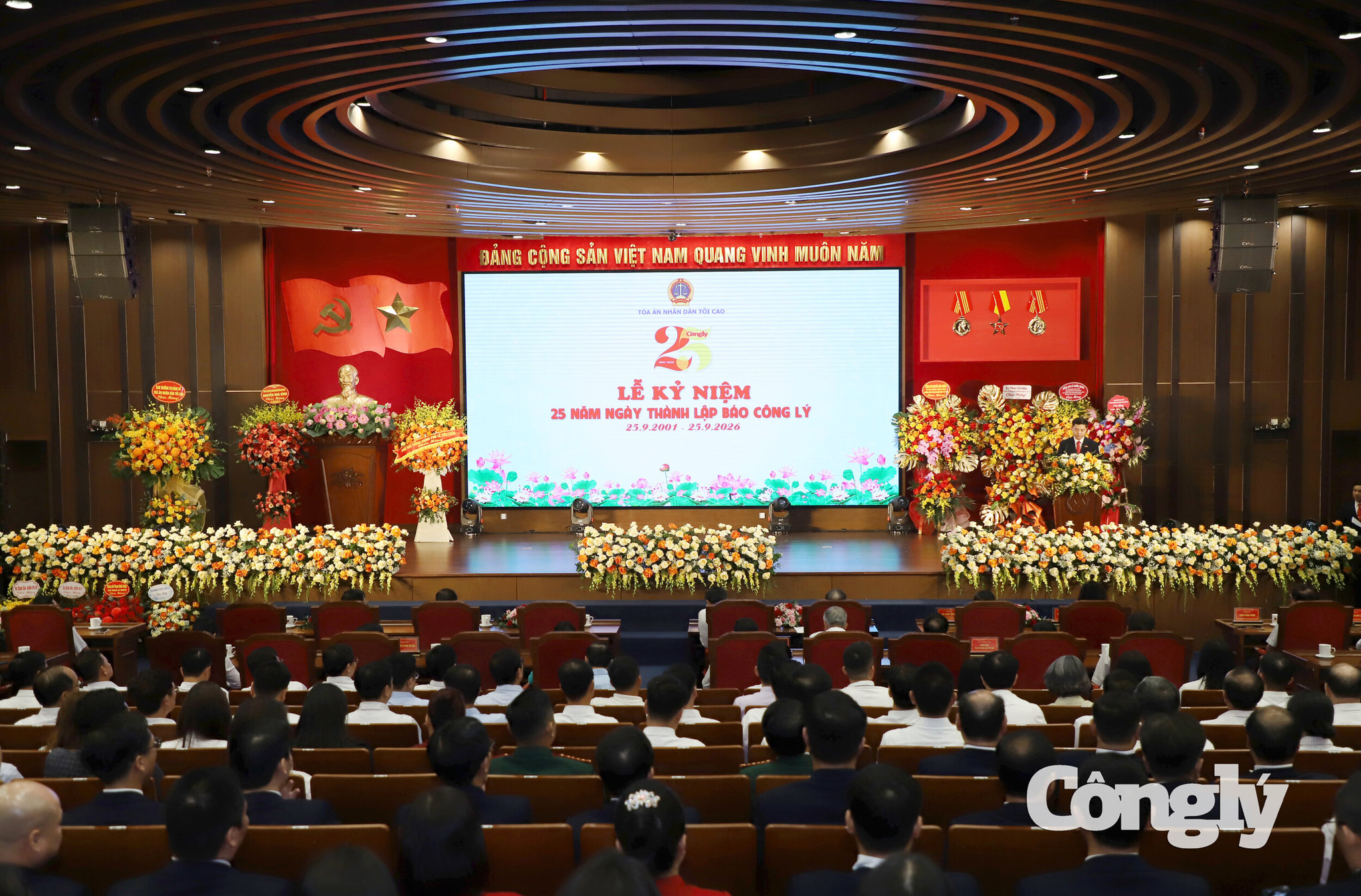 Bao-Cong-ly-25-nam (4)
