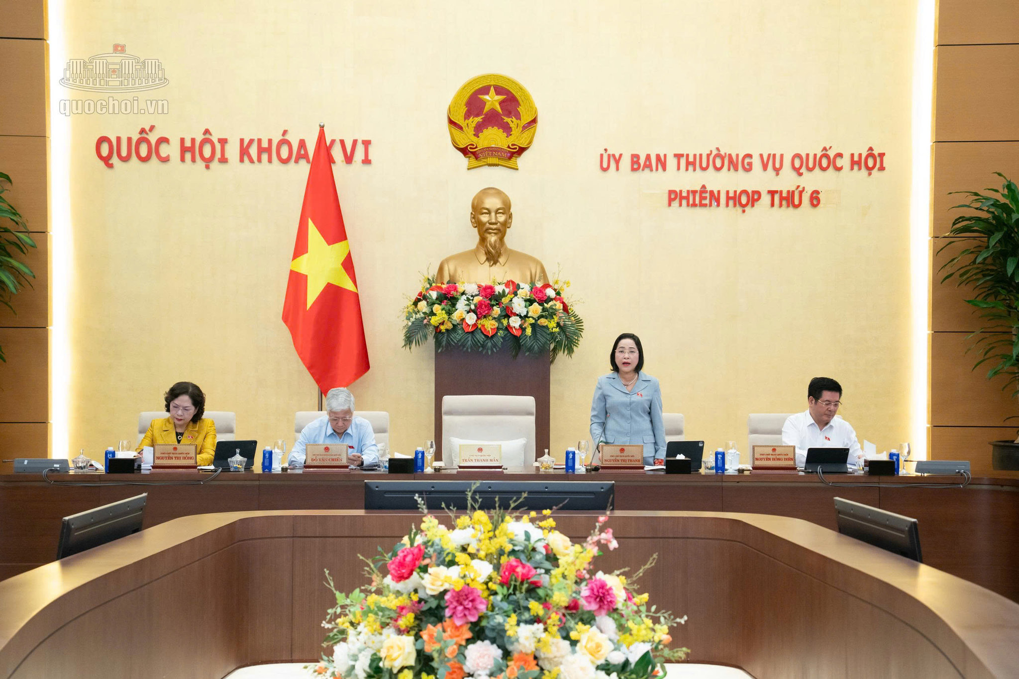 cam-thuoc-la-dien-tu1.jpg