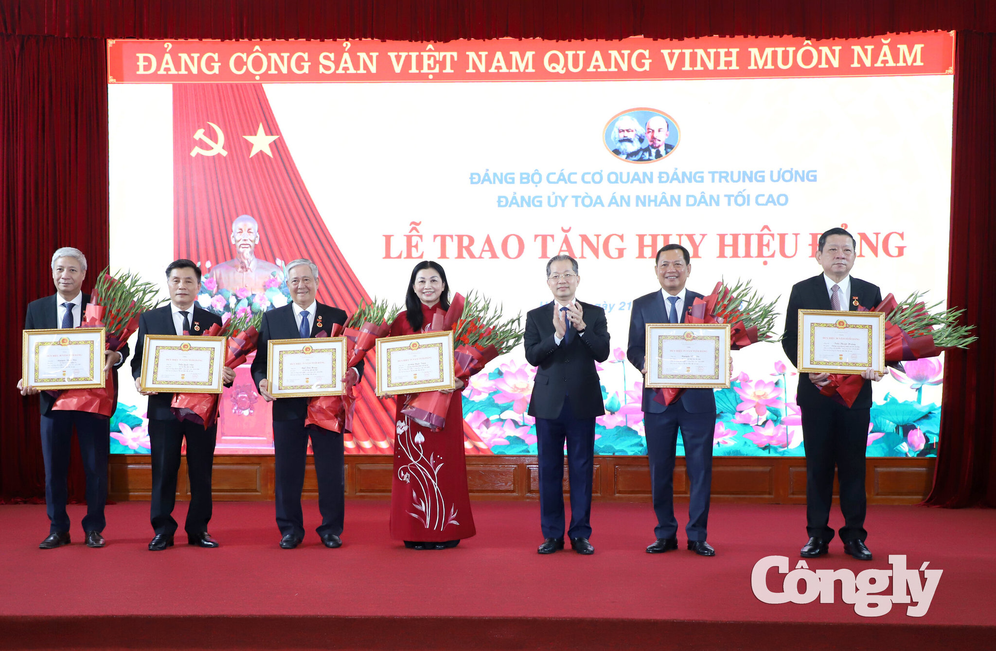 Trao-huy-hieu-dang (3)