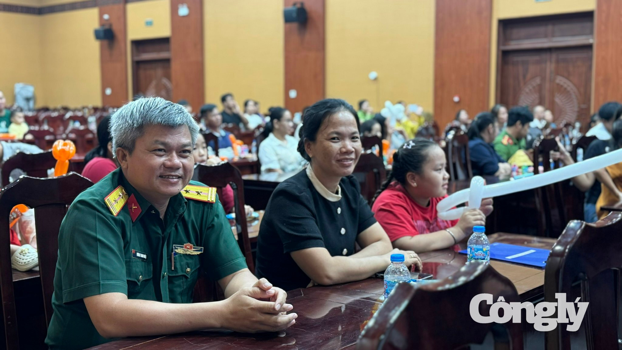 7.3. Gia dinh tham gia dem Trung thu