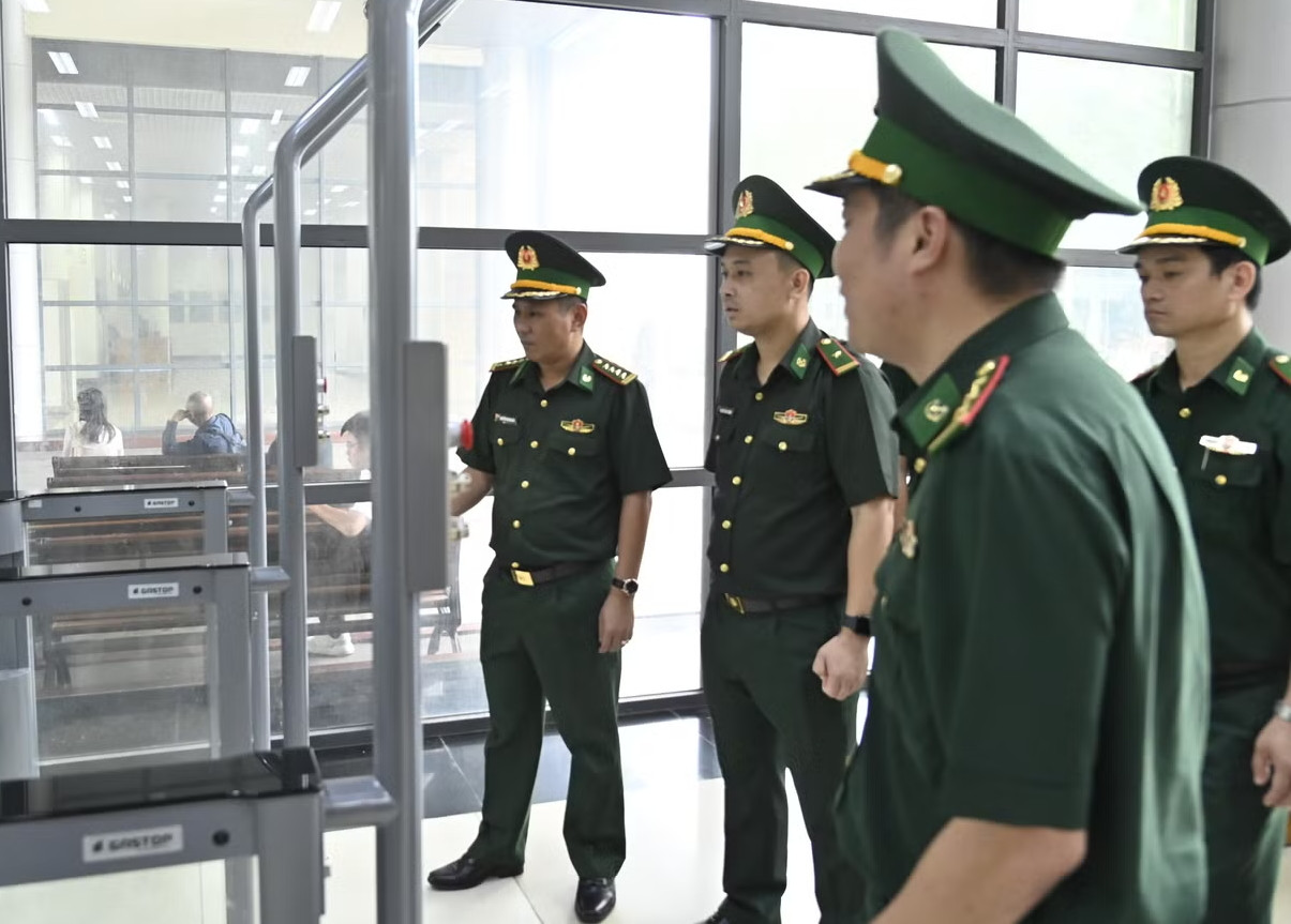 dai-ta-nguyen-quang-hoa-chi-huy-truong-bdbp-tinh-kiem-tra-cua-khau-quoc-te-mong-cai.jpg
