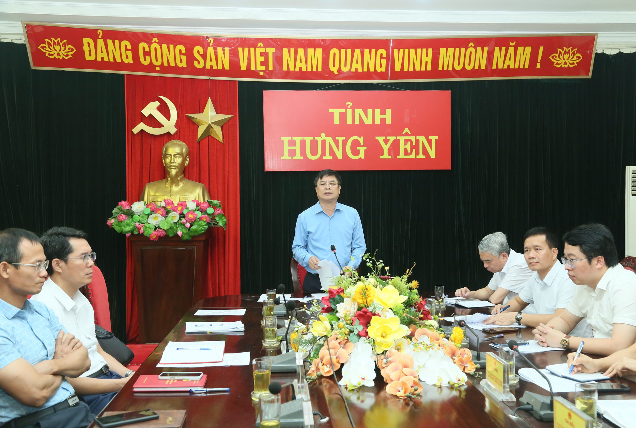 Đồng chí Phó Chủ tịch UBND tỉnh Phạm Văn Nghiêm phát biểu tại cuộc họp_(1)
