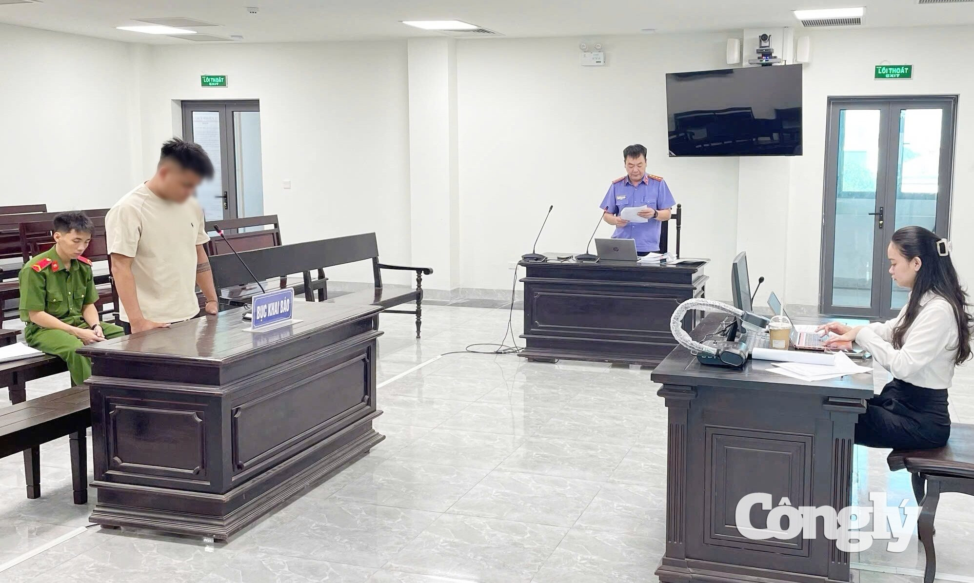Lĩnh án vì biến đồ chợ thành “hàng hiệu” để trục lợi