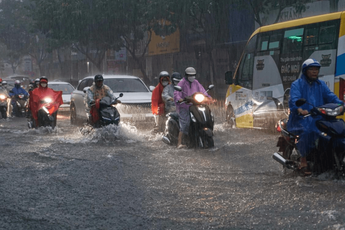 mƯa lớn