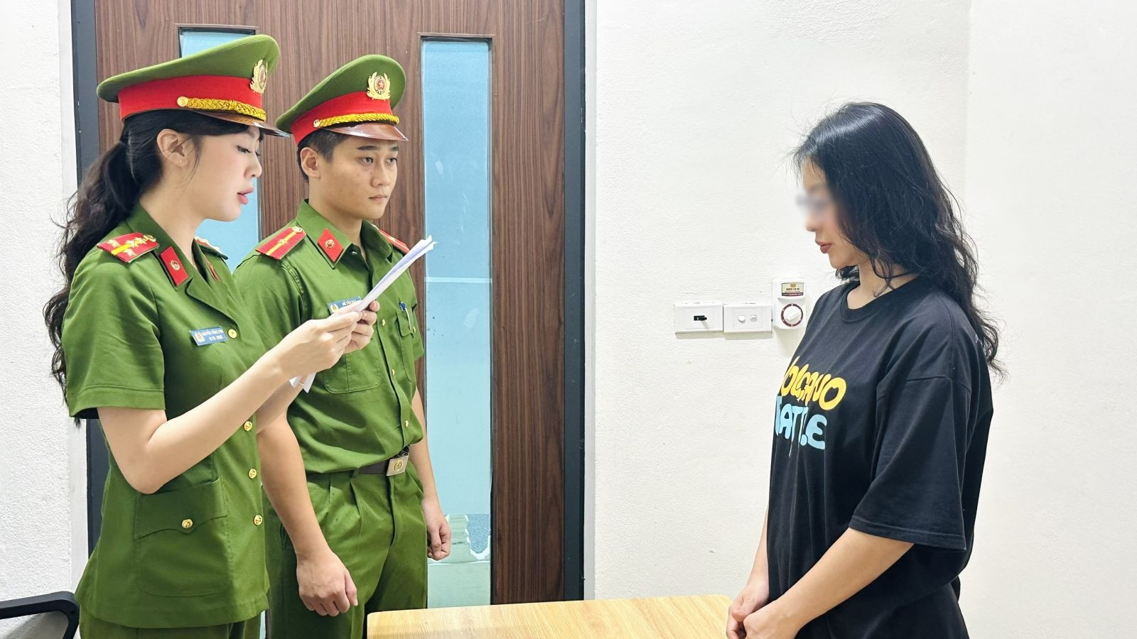 thanhhang-3f909a116a782b02ded380c2976627f9.jpg