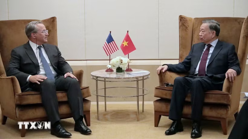Tổng Bí thư, Chủ tịch nước Tô Lâm tiếp ông Troy Rohrbaugh, Đồng Tổng Giám đốc toàn cầu Ngân hàng JPMorgan Chase. (Ảnh: Thanh Tuấn/TTXVN)