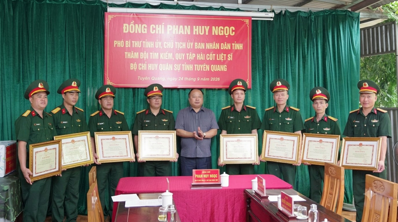 Các cá nhân có thành tích xuất sắc, đột xuất trong công tác tìm kiếm, quy tập hài cốt liệt sĩ trên địa bàn tỉnh Tuyên Quang năm 2026 được nhận Bằng khen của Chủ tịch UBND tỉnh
