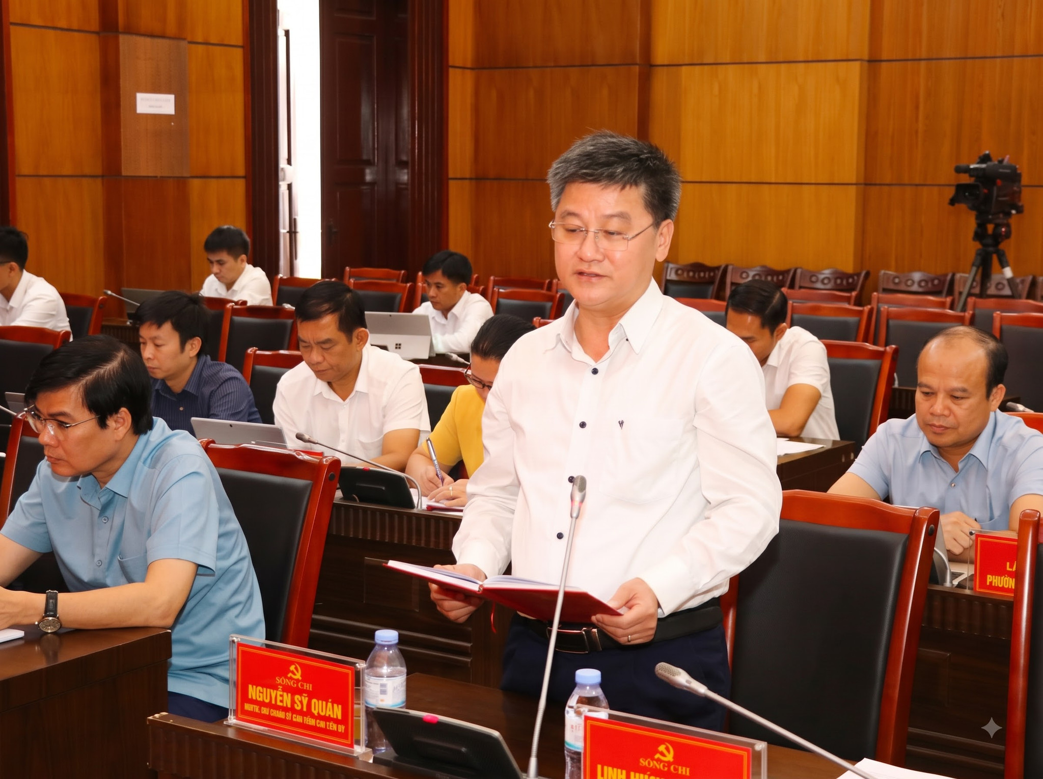 Đồng chí Nguyễn Sỹ Quân, Ủy viên Ban Thường vụ Tỉnh ủy, Chủ nhiệm Ủy ban Kiểm tra Tỉnh ủy phát biểu tại hội nghị.