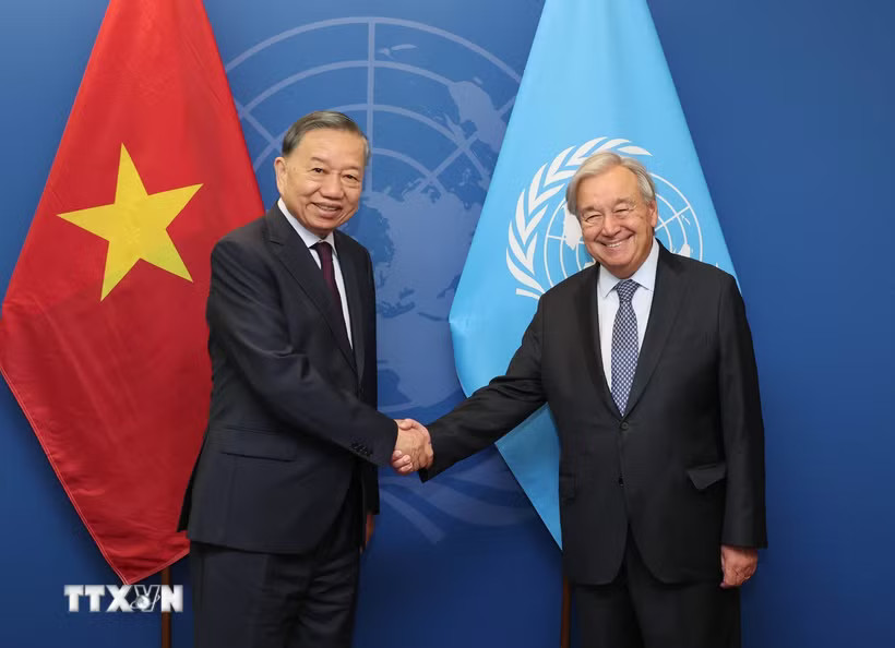Tổng Bí thư, Chủ tịch nước Tô Lâm gặp Tổng Thư ký Liên hợp quốc António Guterres. (Ảnh: Thống Nhất/TTXVN)