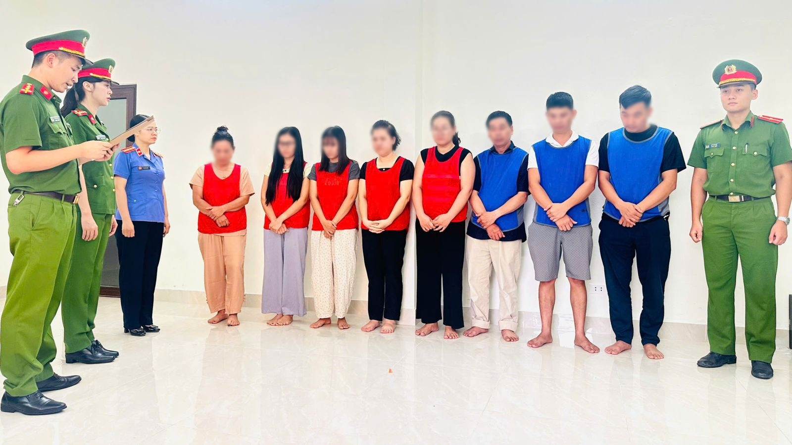 nhomdoituong-3efa0cb023d281f9cf82474137fb8df3.jpg