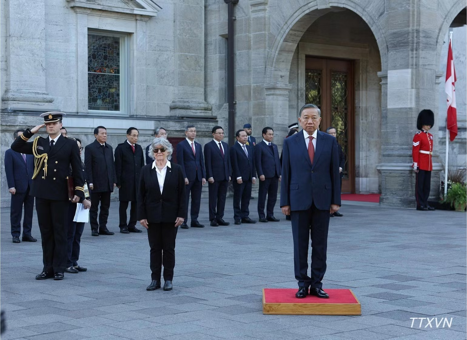vna-potal-le-don-tong-bi-thu-chu-tich-nuoc-to-lam-tham-cap-nha-nuoc-toi-canada-6491.jpg