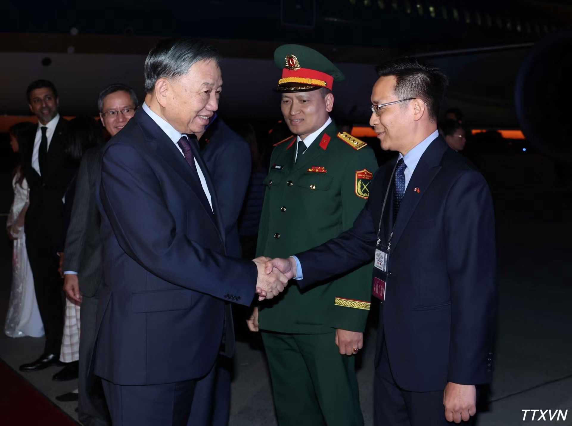 vna-potal-tong-bi-thu-chu-tich-nuoc-to-lam-bat-dau-chuyen-tham-cap-nha-nuoc-toi-canada-9344.jpg