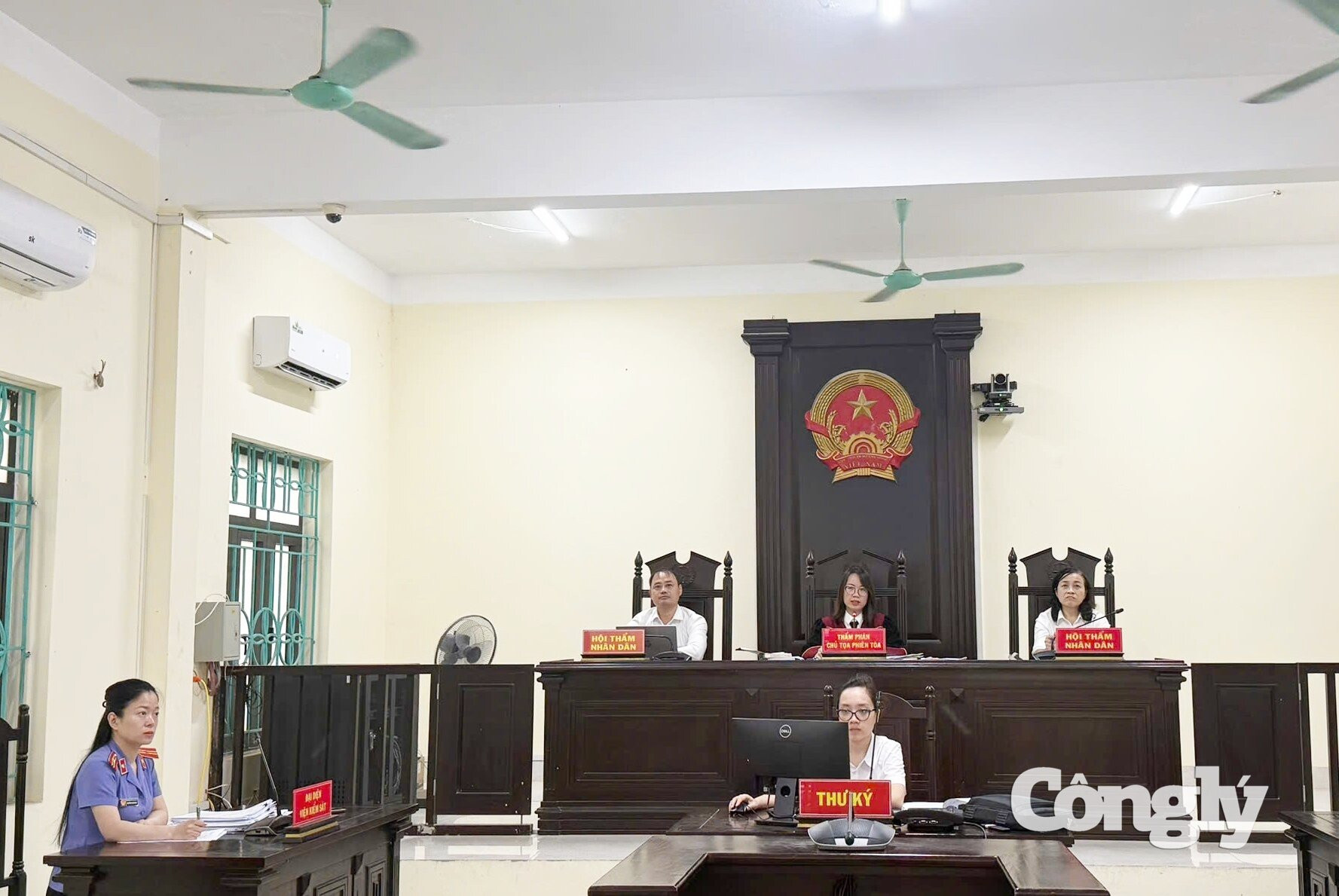 Xét xử Phan Văn Khải về tội trộm cắp tài sản