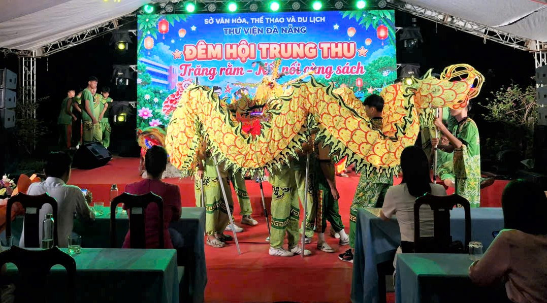 Chương trình khai mạc kết hợp hoạt động “Vui hội trăng rằm” dành cho học sinh, thanh thiếu niên và người dân.