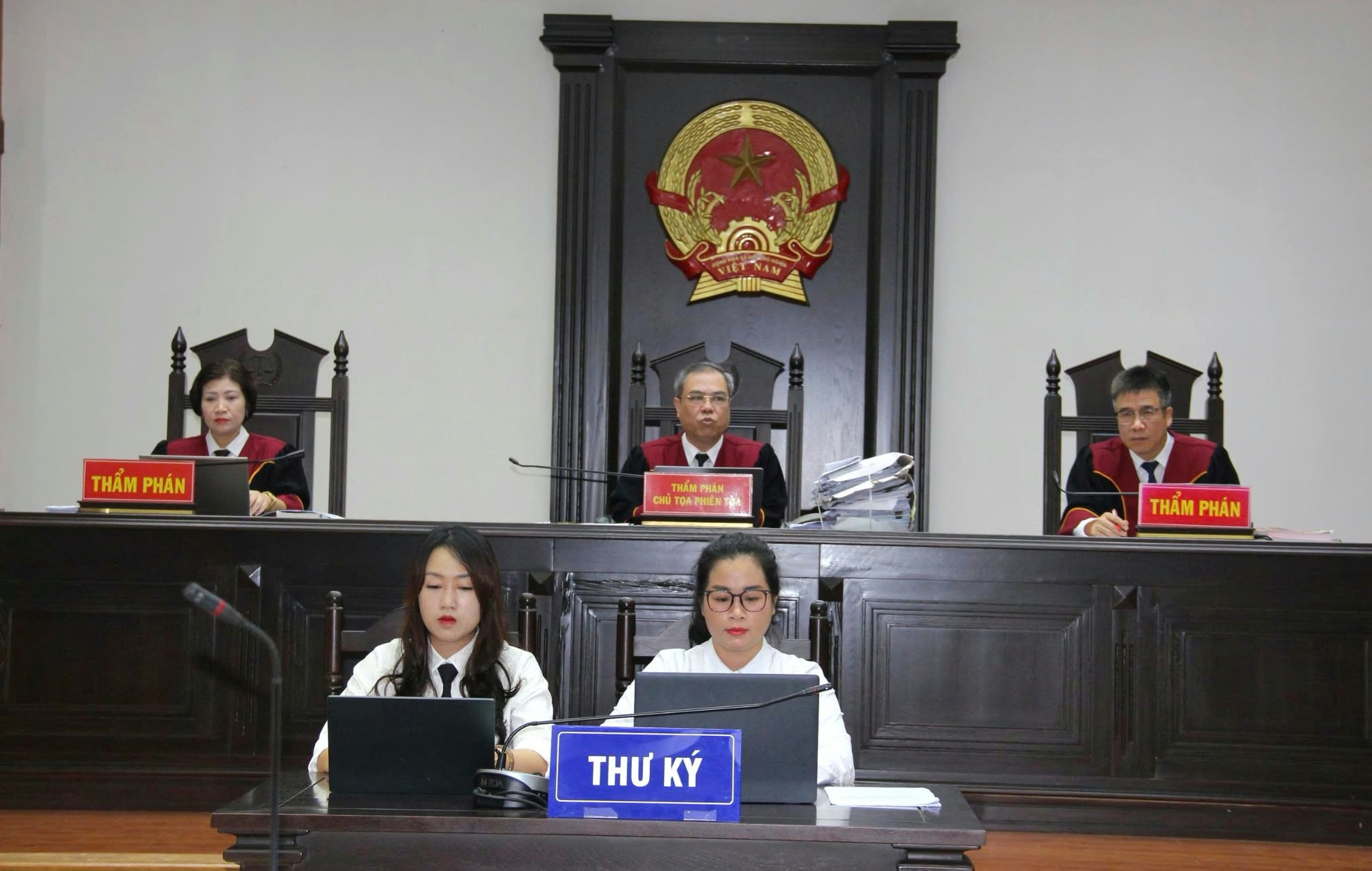 Hội đồng xét xử