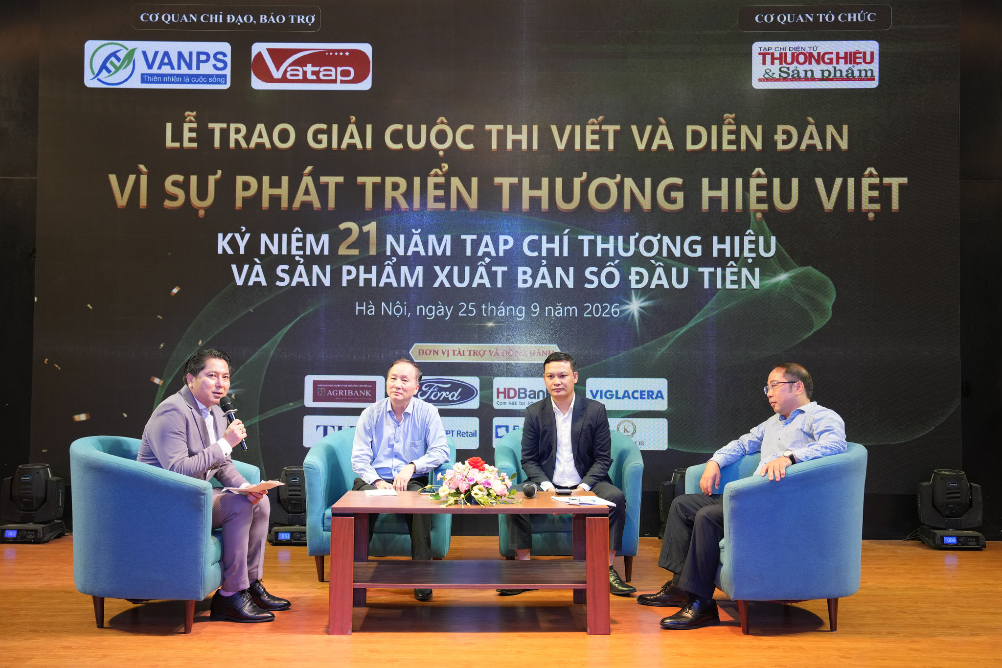 Phiên tọa đàm làm gì để thương hiệu Việt phát triển mạnh và bền vững trong kỷ nguyên số