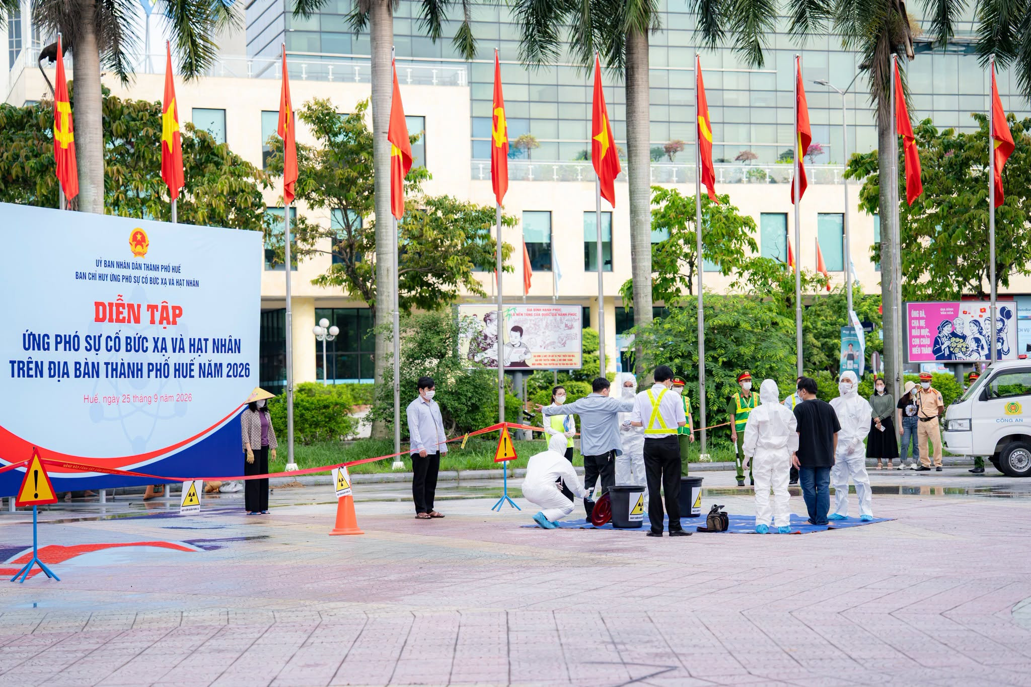 phóng xạ (3)