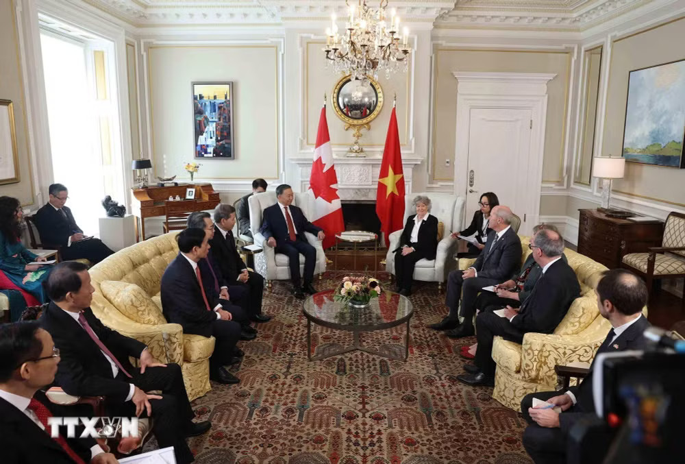 Tổng Bí thư, Chủ tịch nước Tô Lâm hội kiến với Toàn quyền Canada Louise Arbour. (Ảnh: Thống Nhất/TTXVN) ttxvn_le-don-tong-bi-thu-chu-tich-nuoc-to-lam-tham-cap-nha-nuoc-toi-canada-9047827-3.jpg