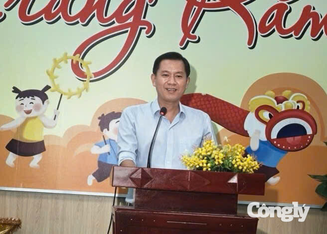 Thầy Châu Văn Thổ, đại diện Ban Giám hiệu Trường Giáo dục chuyên biệt tỉnh Cà Mau, phát biểu cảm ơn đoàn công tác và các nguồn lực đồng hành cùng chương trình.