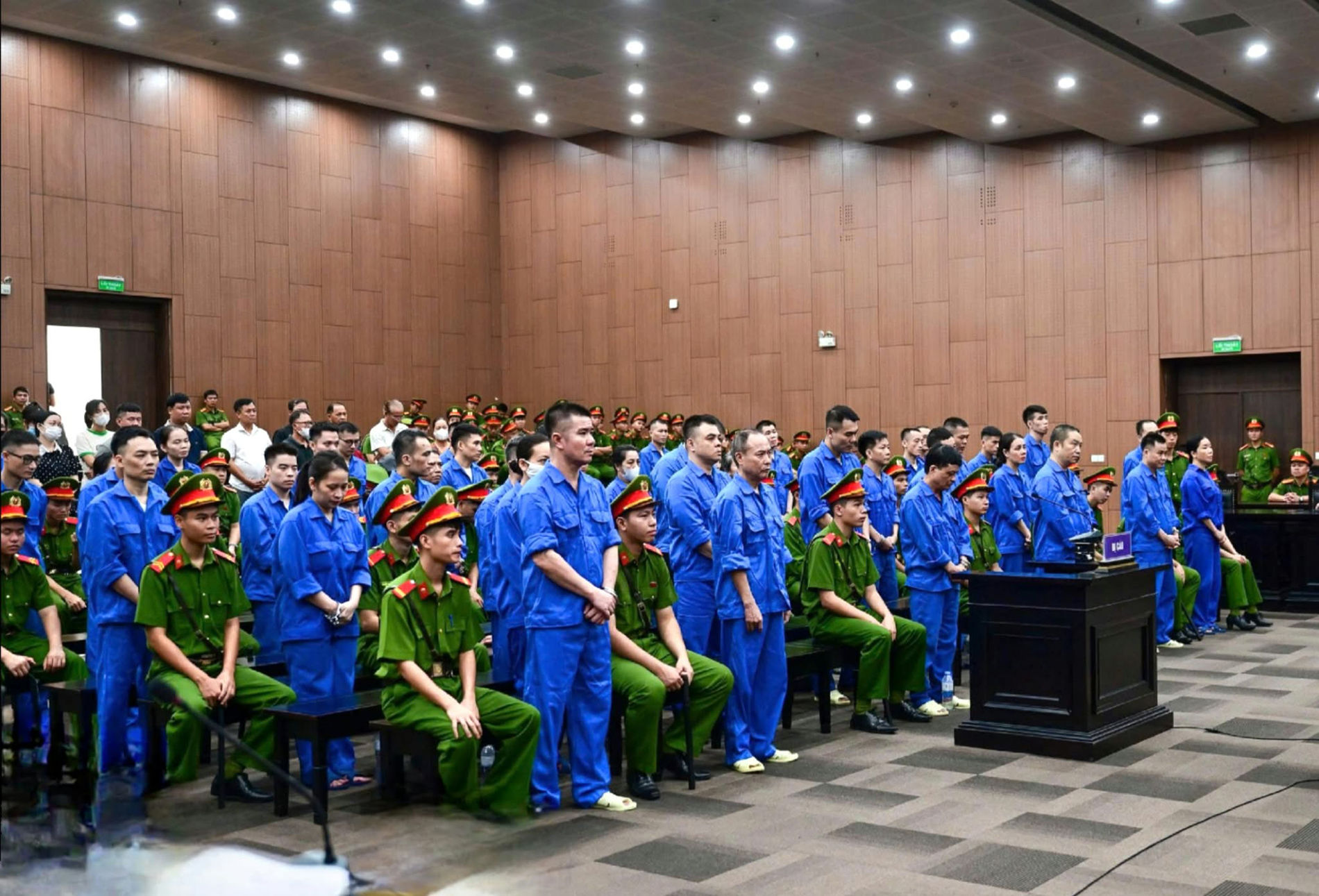 Các bị cáo tại phiên tòa