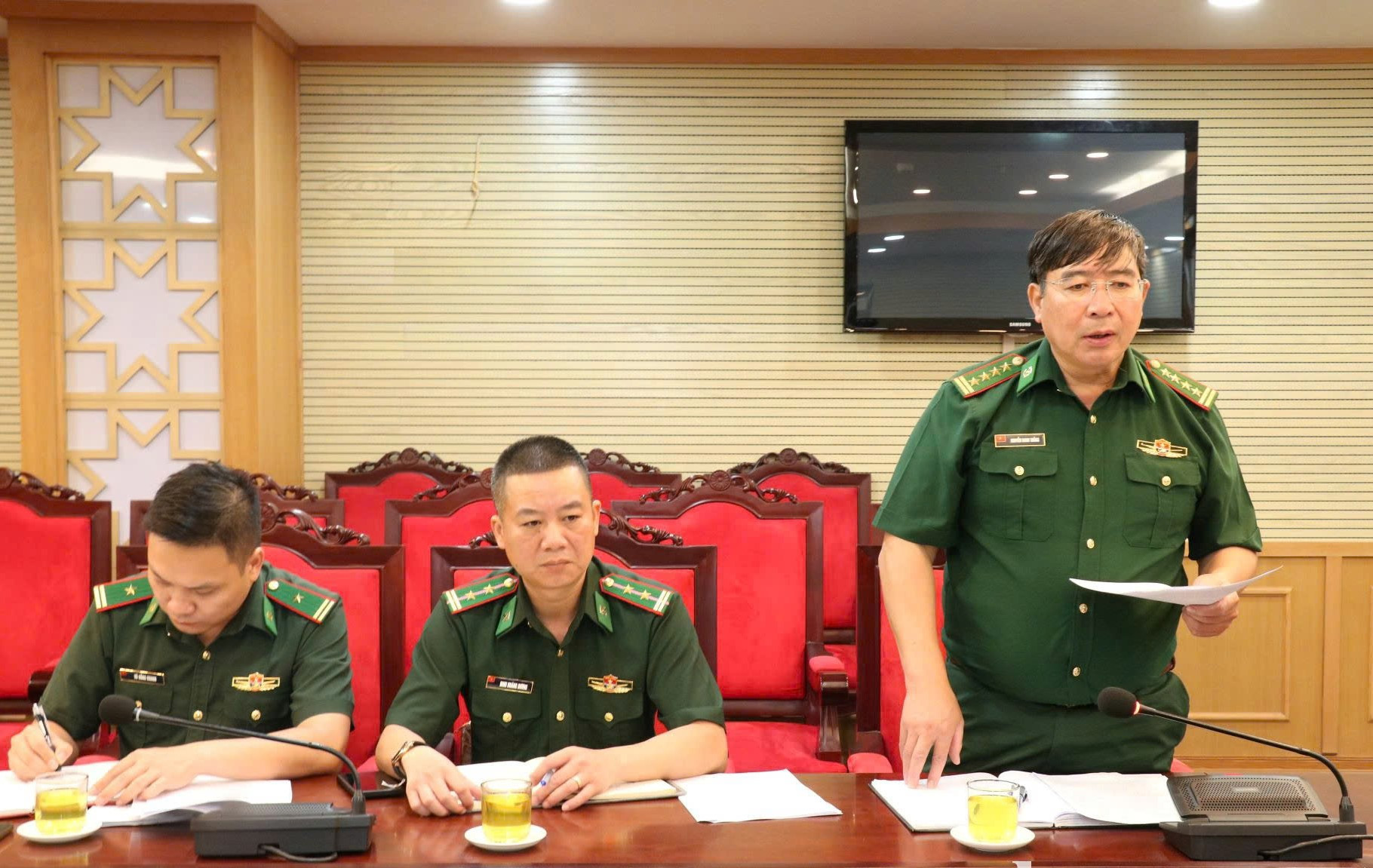 Lãnh đạo Ban Chỉ huy BĐBP tỉnh phát biểu.