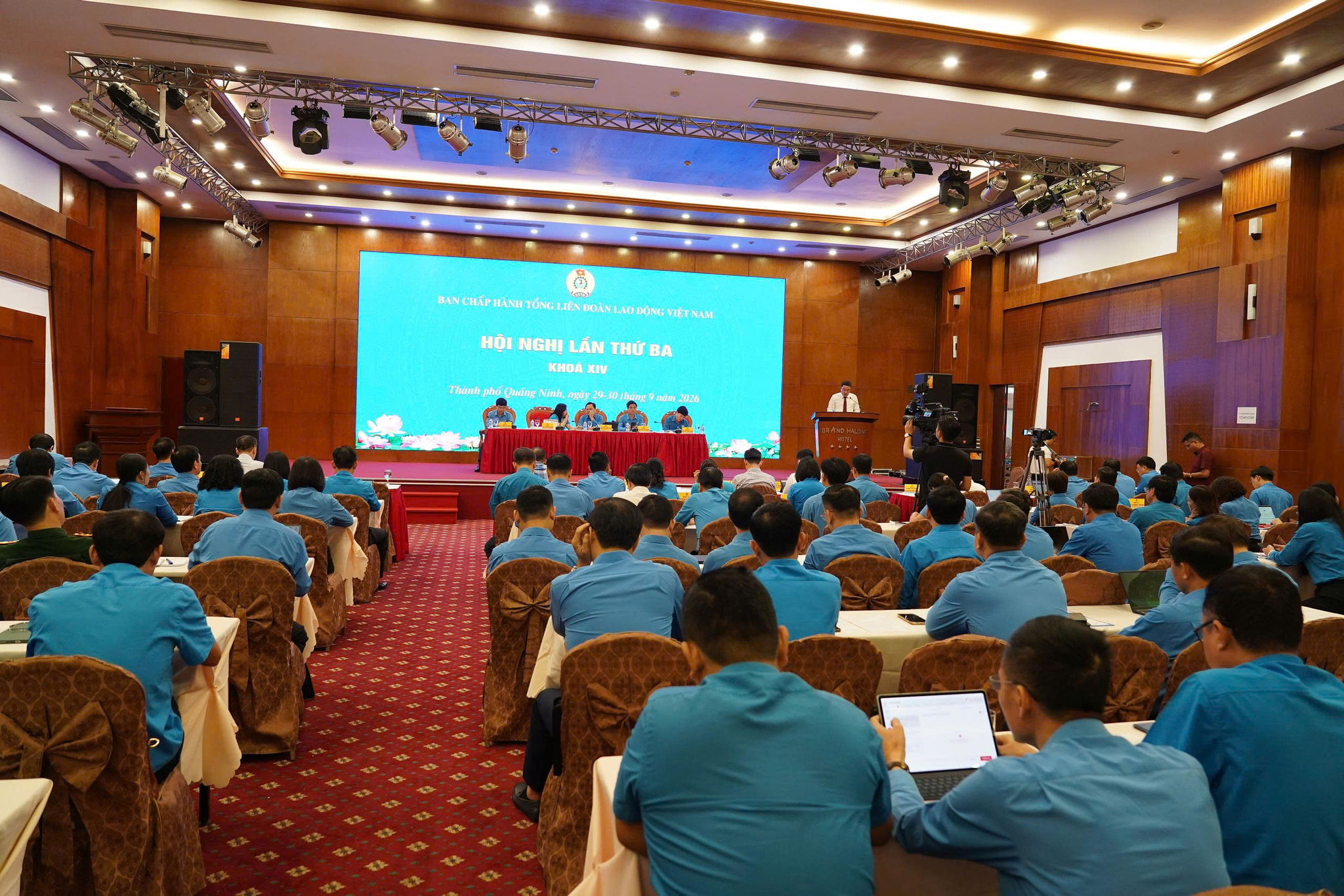 Hội nghị thảo luận nhiều nội dung quan trọng về công tác cán bộ, phát triển đoàn viên, nâng cao chất lượng hoạt động công đoàn và quan hệ lao động.