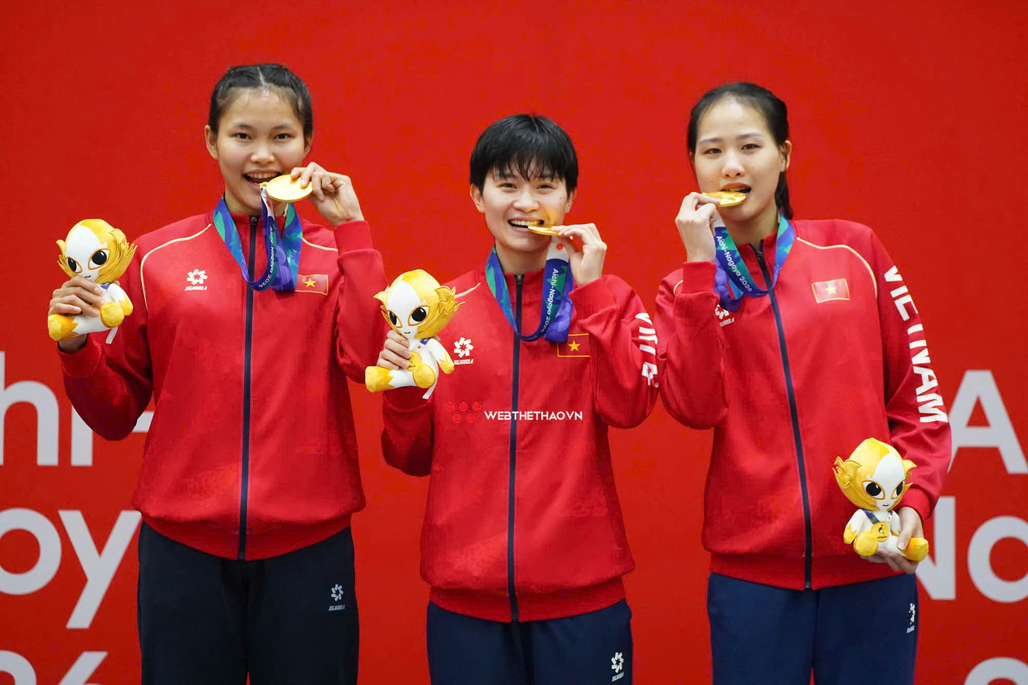 Các cô gái cầu mây bước lên bục cao nhất ASIAD.