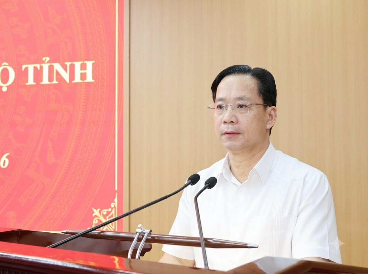 Đồng chí Bí thư Tỉnh ủy phát biểu tại hội nghị