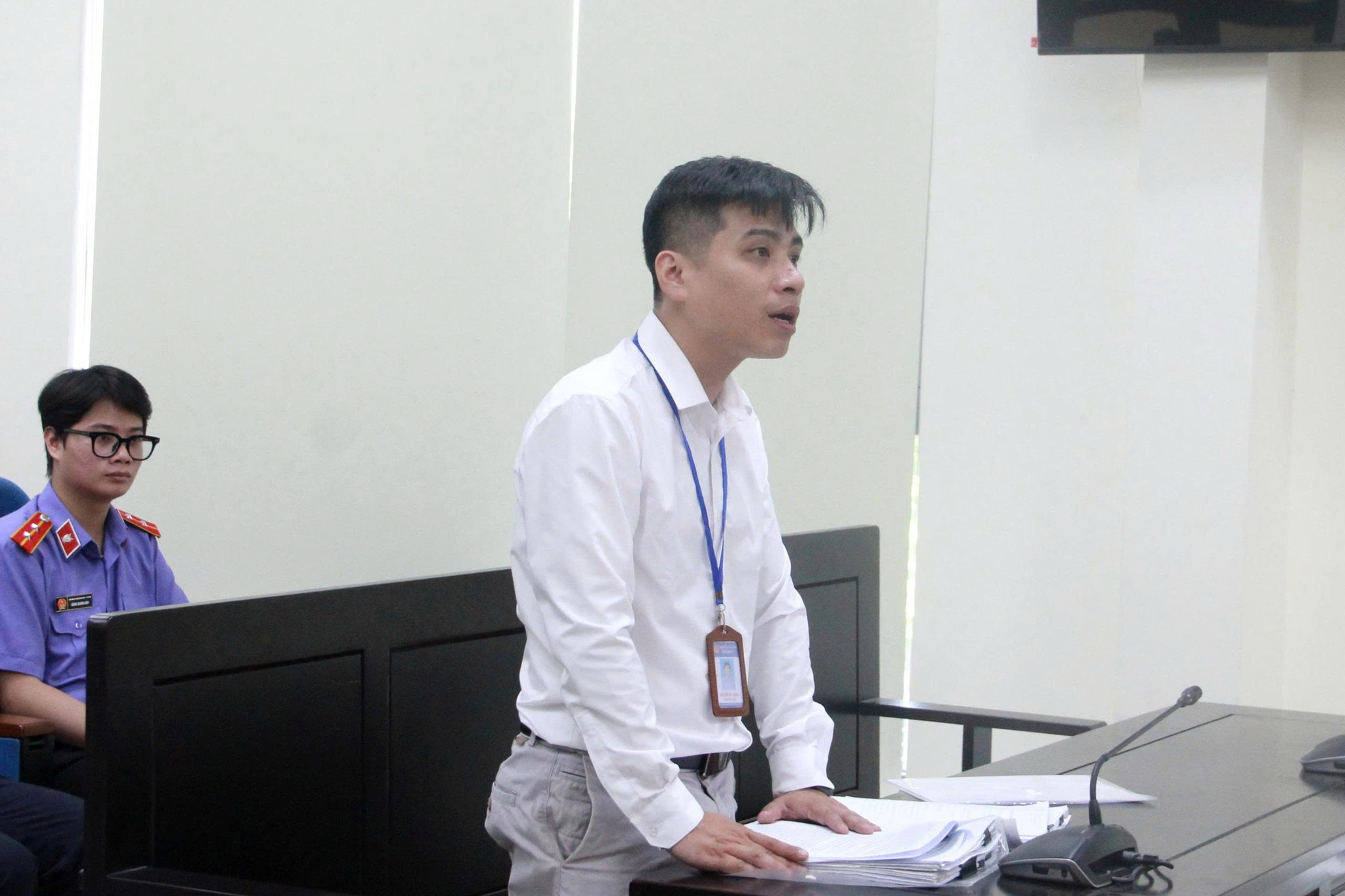 đại diện chính quyền