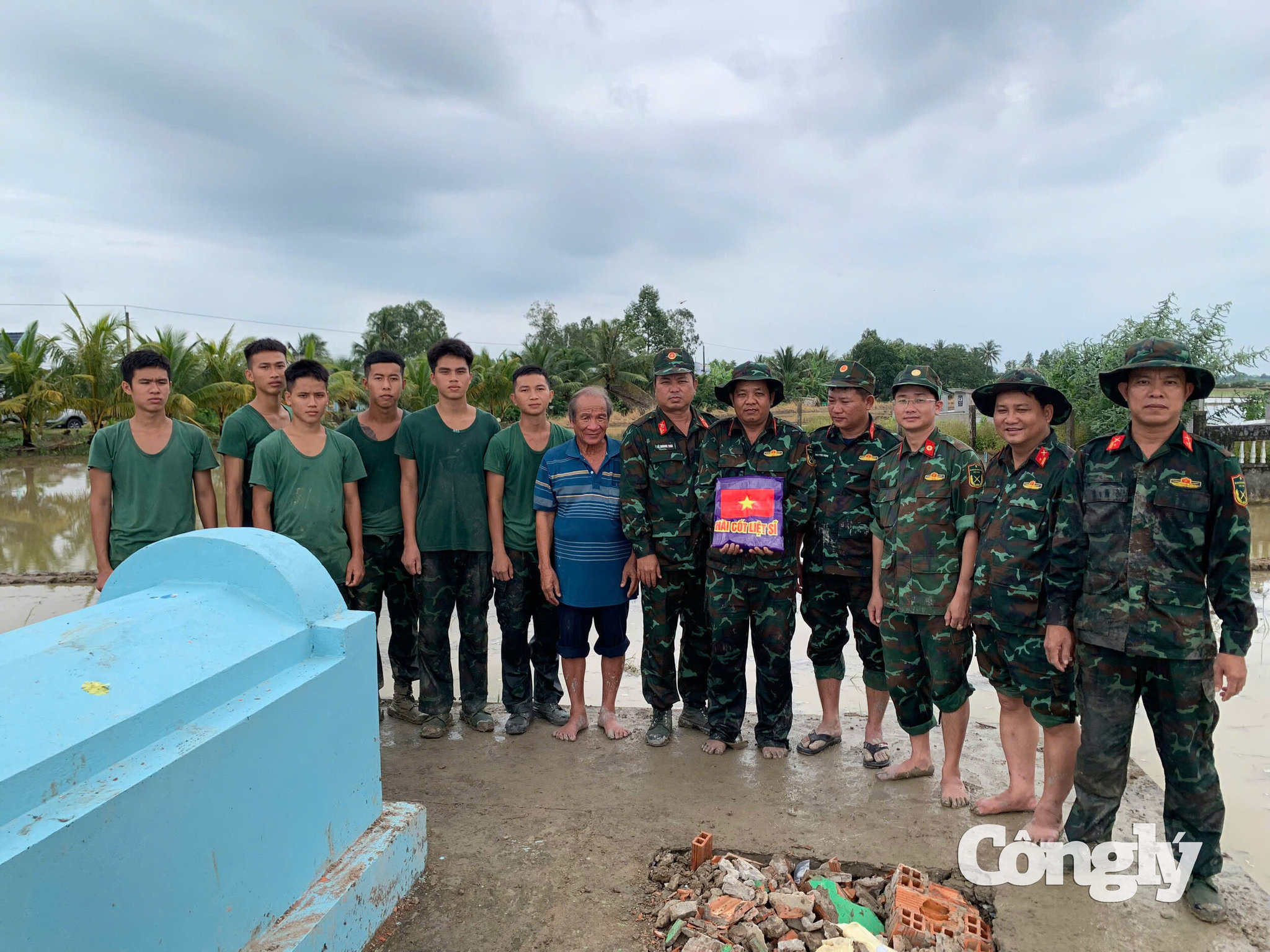 Hài cốt bước đầu được xác định là của liệt sĩ Lê Thị Tuyến, cán bộ Quân y thuộc Tiểu đoàn Phú Lợi 1, tỉnh Sóc Trăng, hy sinh tháng 41972, khi 21 tuổi.