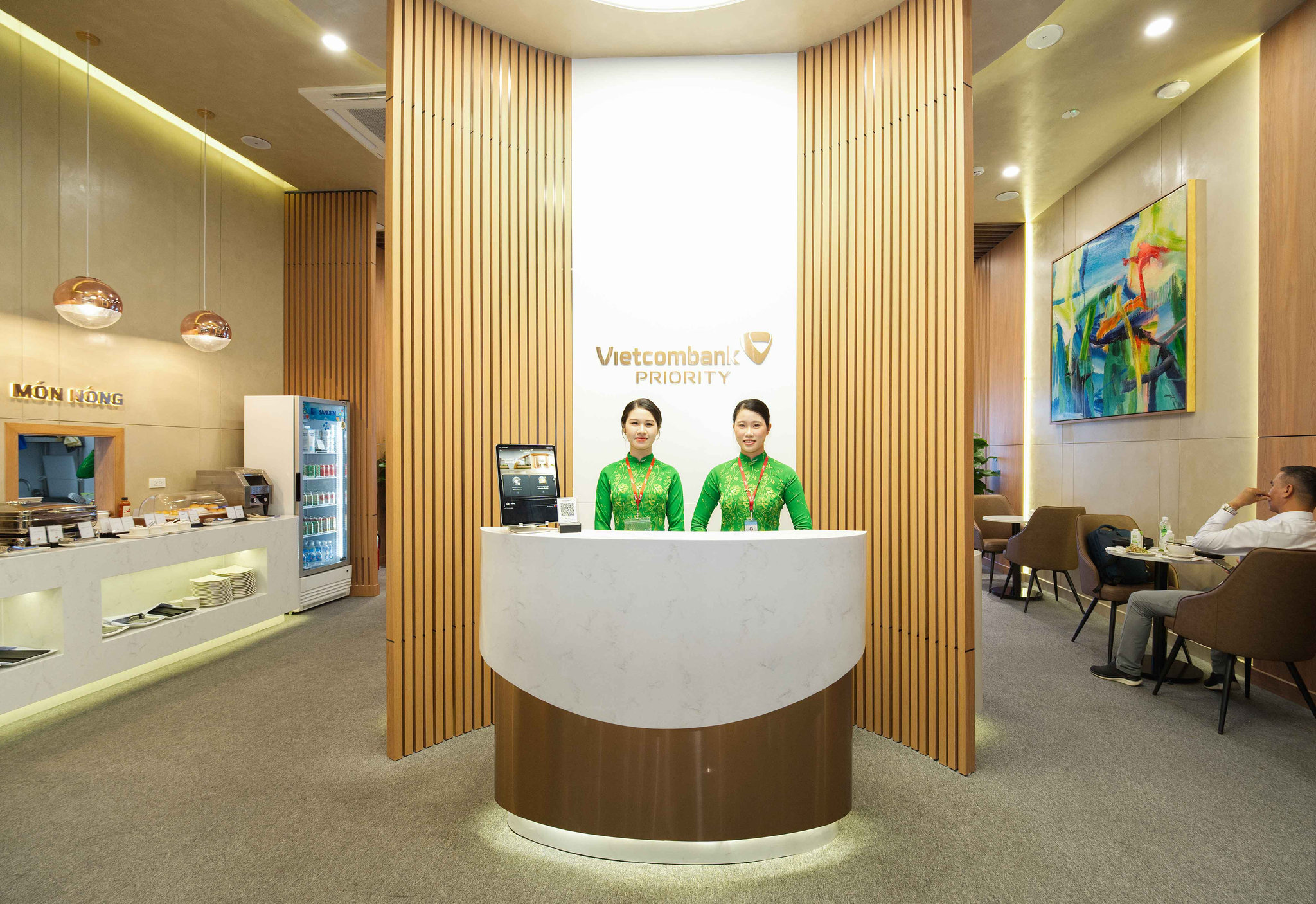 Khai truong Vietcombank Priority Lounge Cam Ranh (1)