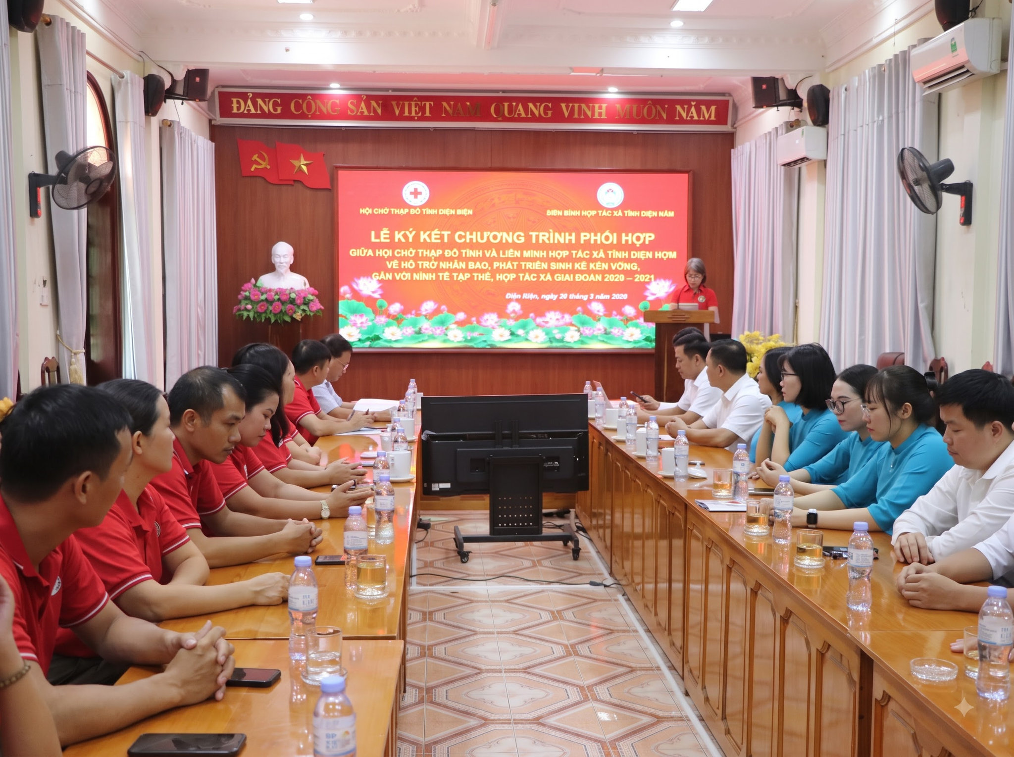 Toàn cảnh lễ ký chương trình phối hợp - Điện Biên
