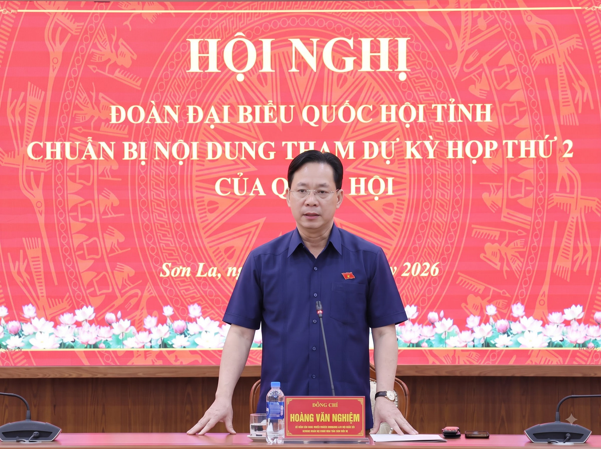 Đồng chí Hoàng Văn Nghiệm phát biểu tại cuộc họp