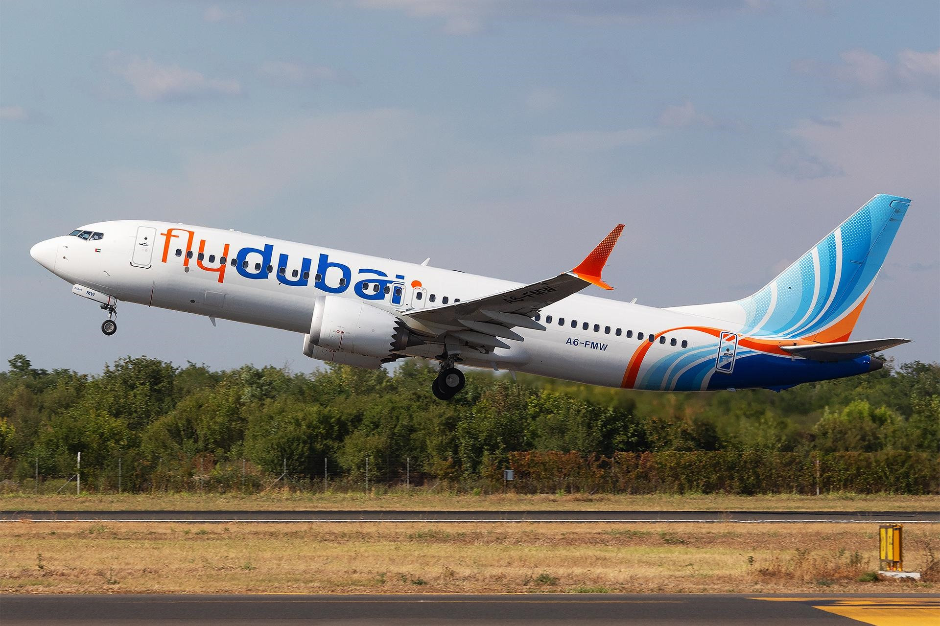 Máy bay của hãng FlyDubai. Hình minh họa