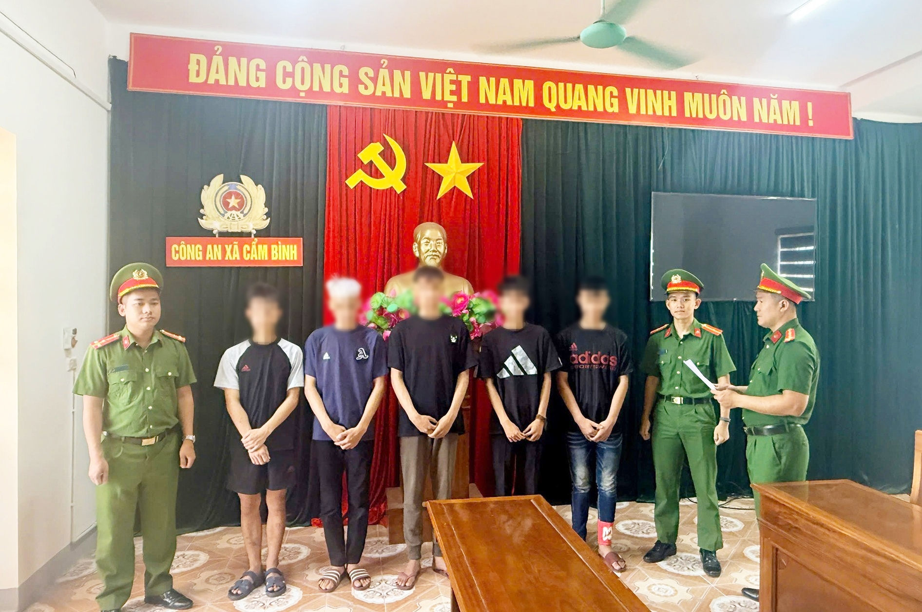 5 bị can bị khởi tố về tội gây rối trật tự công cộng