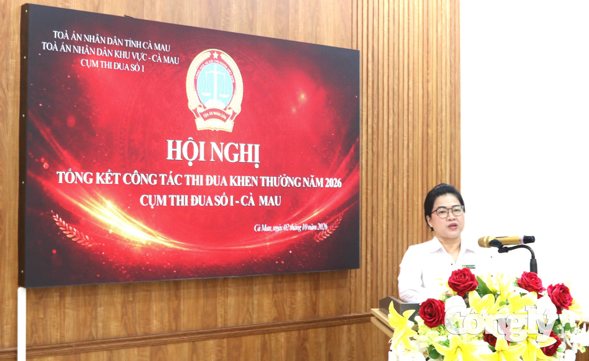 Bà Trần Bích Ngọc - Chánh án TAND khu vực 6 - Cà Mau phát biểu khai mạc Hội nghị