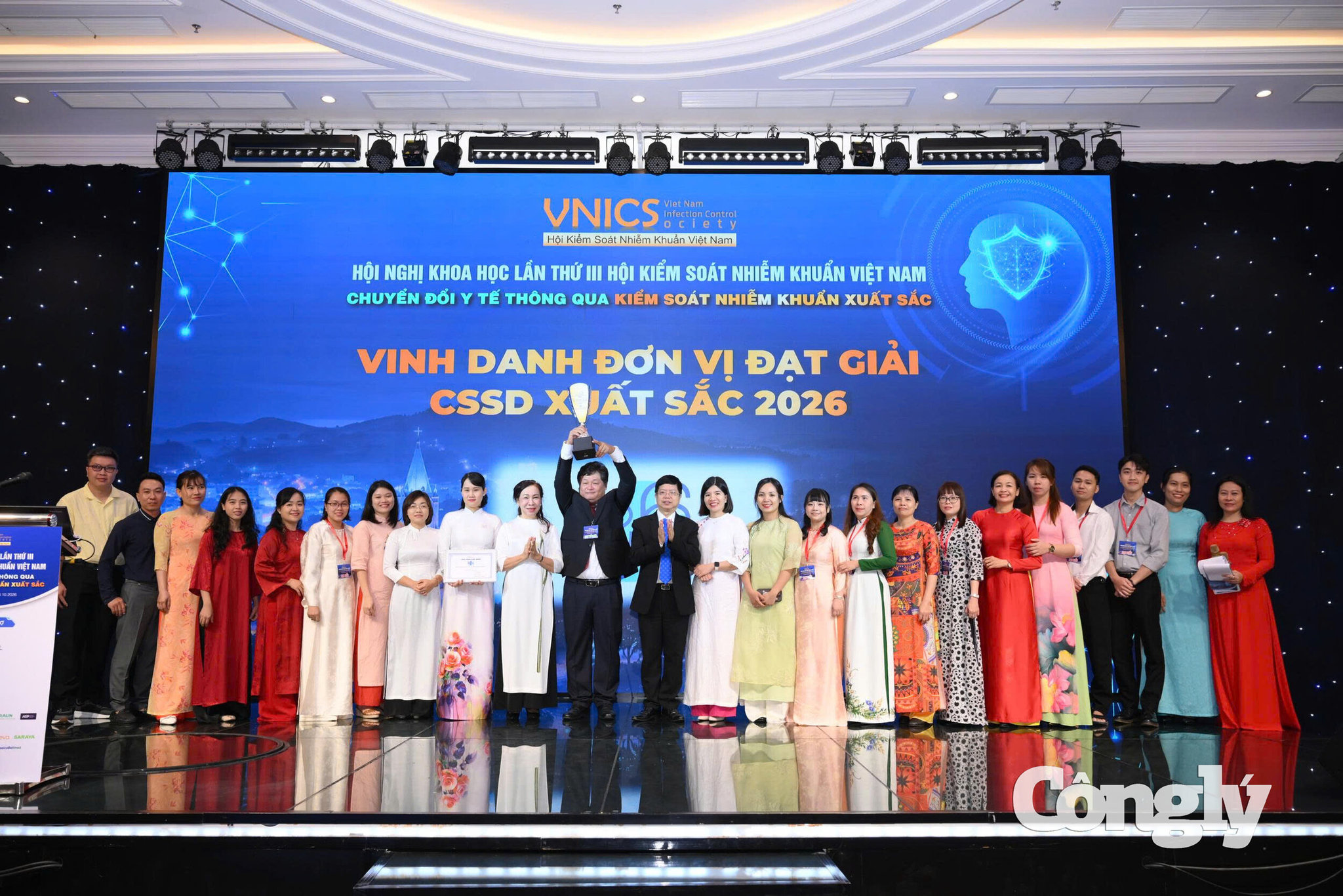 Bệnh viện Đại học Y Dược TP. Hồ Chí Minh nhận Giải thưởng “Trung tâm Tiệt khuẩn xuất sắc năm 2026” tại Hội nghị Khoa học lần thứ III của Hội Kiểm soá