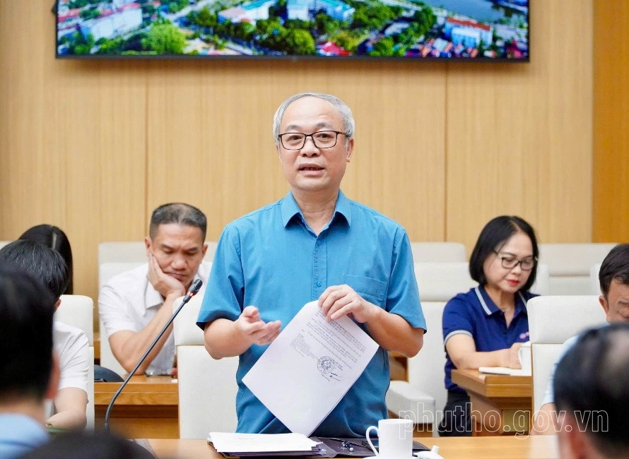 Đại diện Công ty Cổ phần Giấy Việt Trì phát biểu tại hội nghị