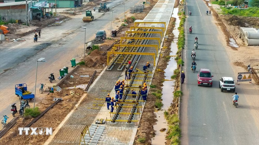 Thi công các công trình trên đại công trường Phú Quốc (An Giang) phục vụ Hội nghị Cấp cao APEC 2027. (Ảnh: TTXVN phát) ttxvn-phu-quoc-apec-2027-2009.jpg