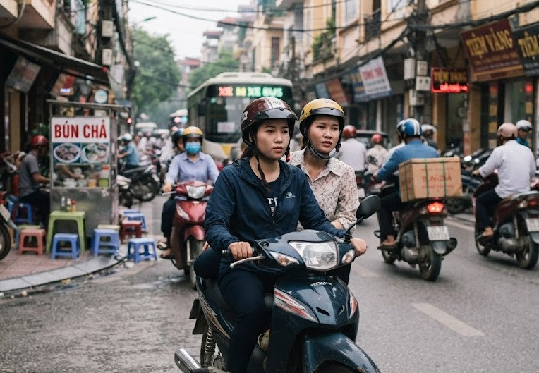 không cài quai mũ 2