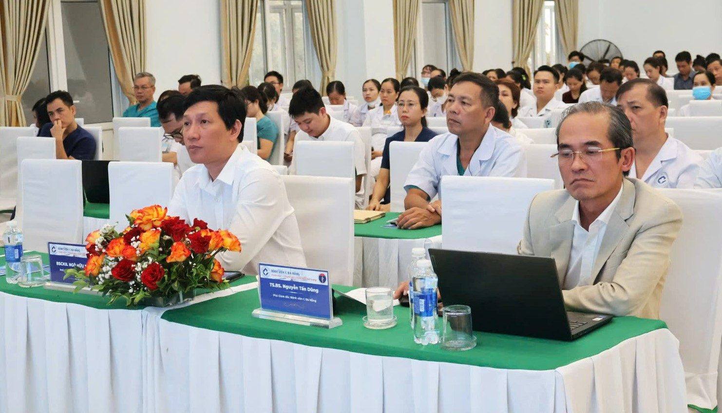 Các đại biểu tham dự chương trình